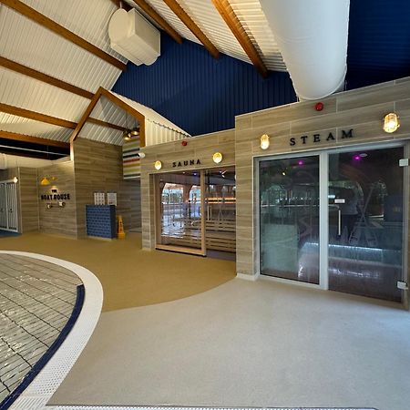 The Boat House, Hot Tub Lodge South Cerney Luaran gambar