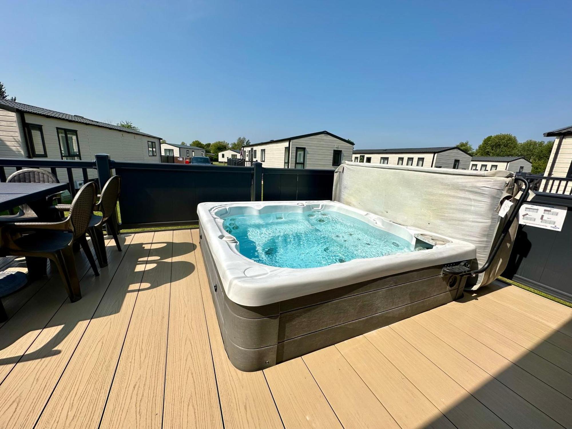 The Boat House, Hot Tub Lodge South Cerney Luaran gambar