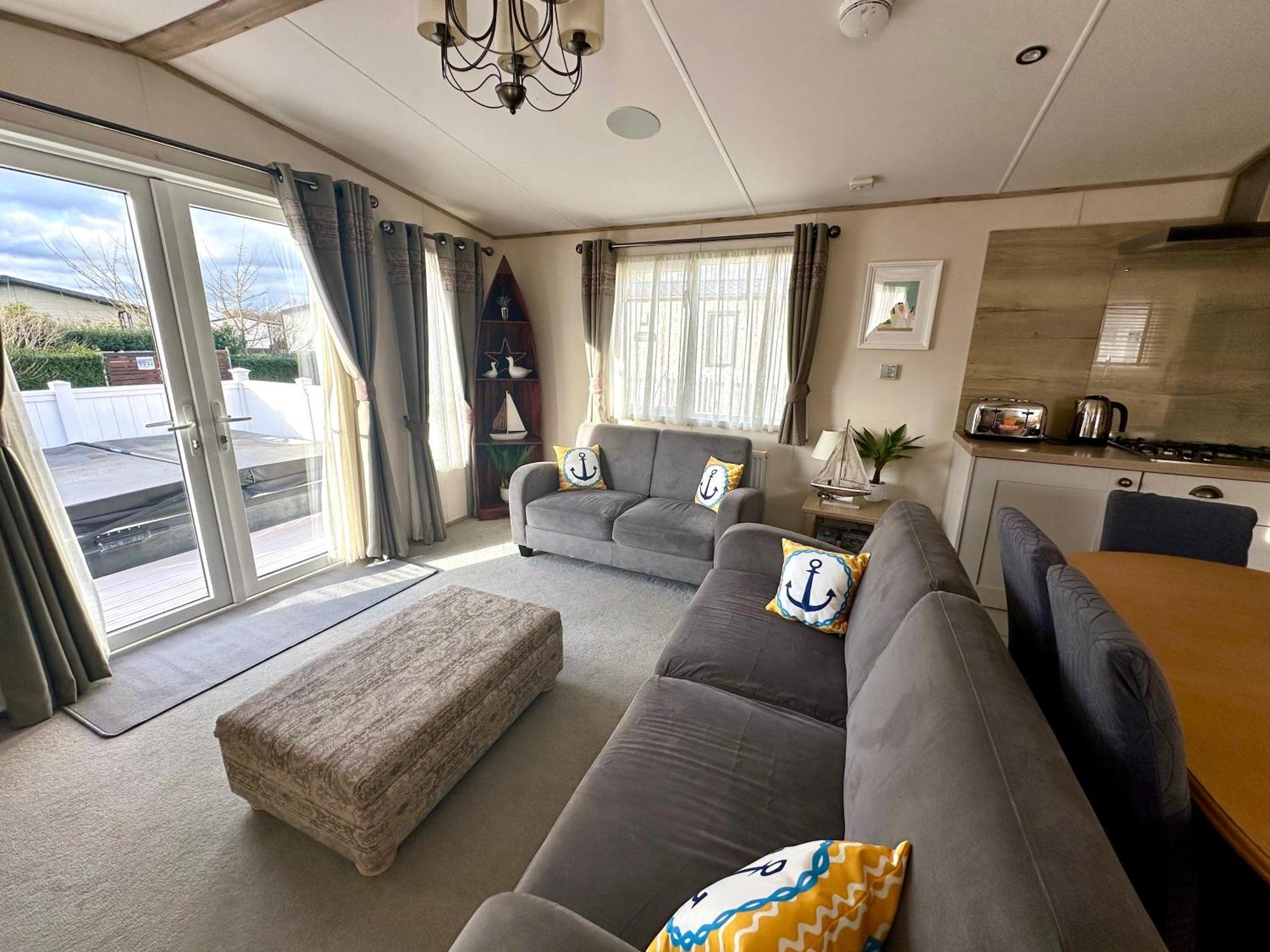 The Boat House, Hot Tub Lodge South Cerney Luaran gambar