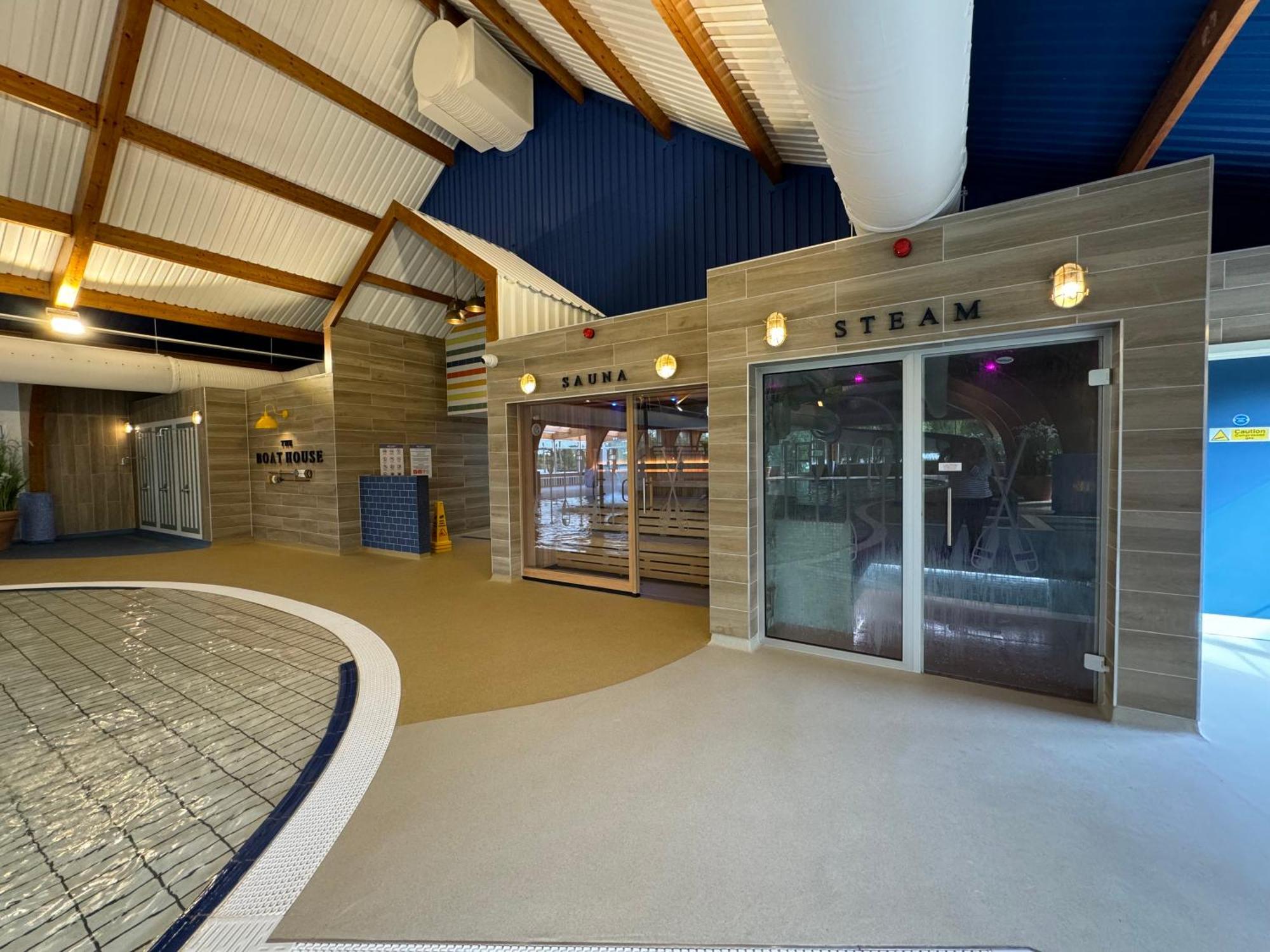 The Boat House, Hot Tub Lodge South Cerney Luaran gambar